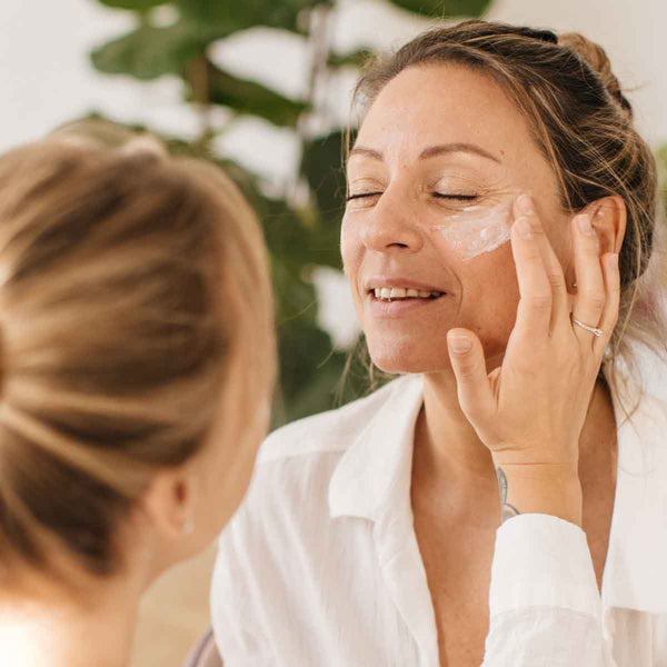 Revitalize your skin with Native Collagen enriched with Aloe Vera and Hyaluronic Acid. Experience ultimate hydration and rejuvenation for a radiant complexion.